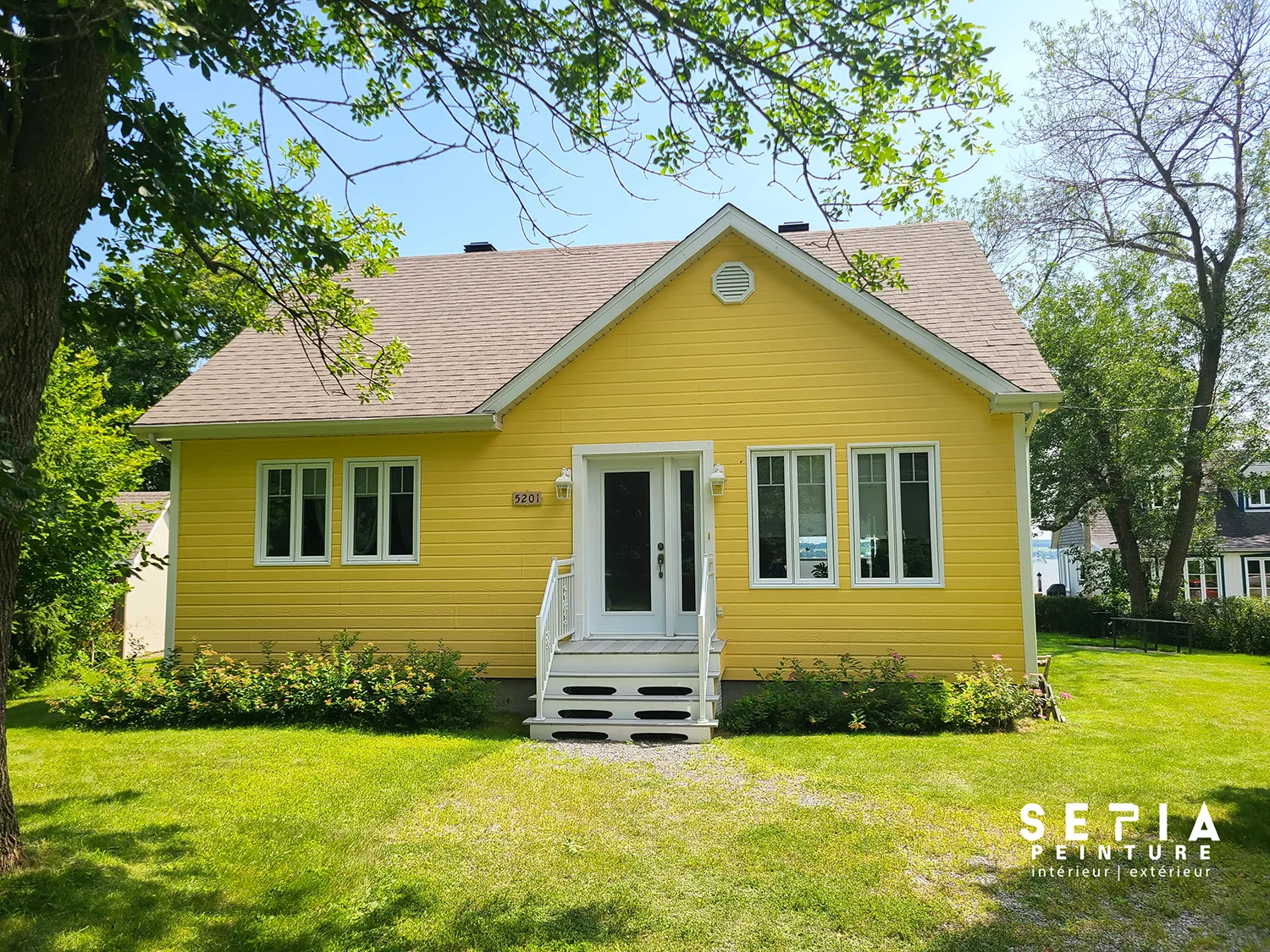 Rafraîchissement de peinture su CanExel et cadres de portes/fenêtres